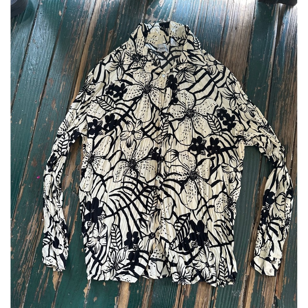 Chicos Womens Size 2 Black Cream Floral Plisse Crinkle Button Down Shirt Long Sl